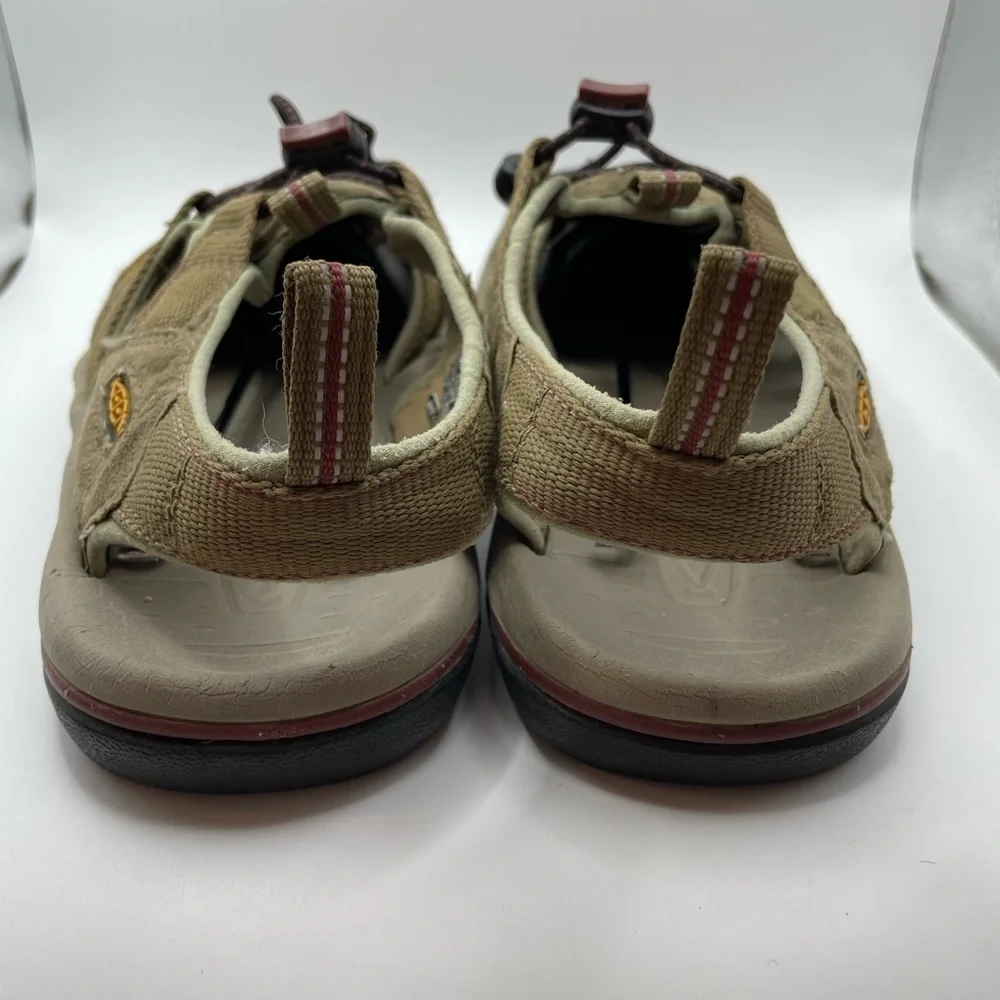 Keen men’s hiking tan leather sandals size 7.5